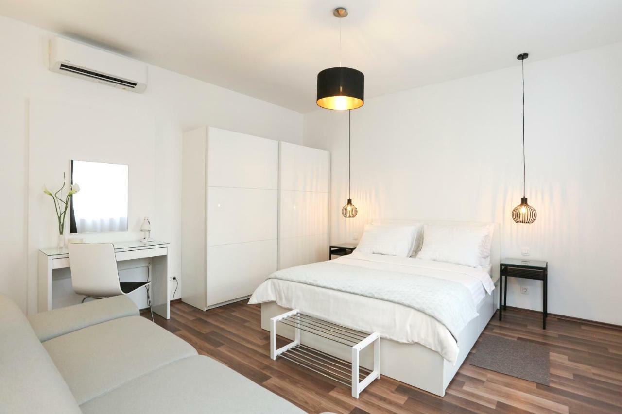 Marton & Martinis Superior Apartments - Spacious One-Room Apartments - Excellent Location Within Walking Distance Of Diocletian'S Palace And Bacvice Beach - The Best Restaurants Within Walking Distance - Buralux Properties Split Zewnętrze zdjęcie