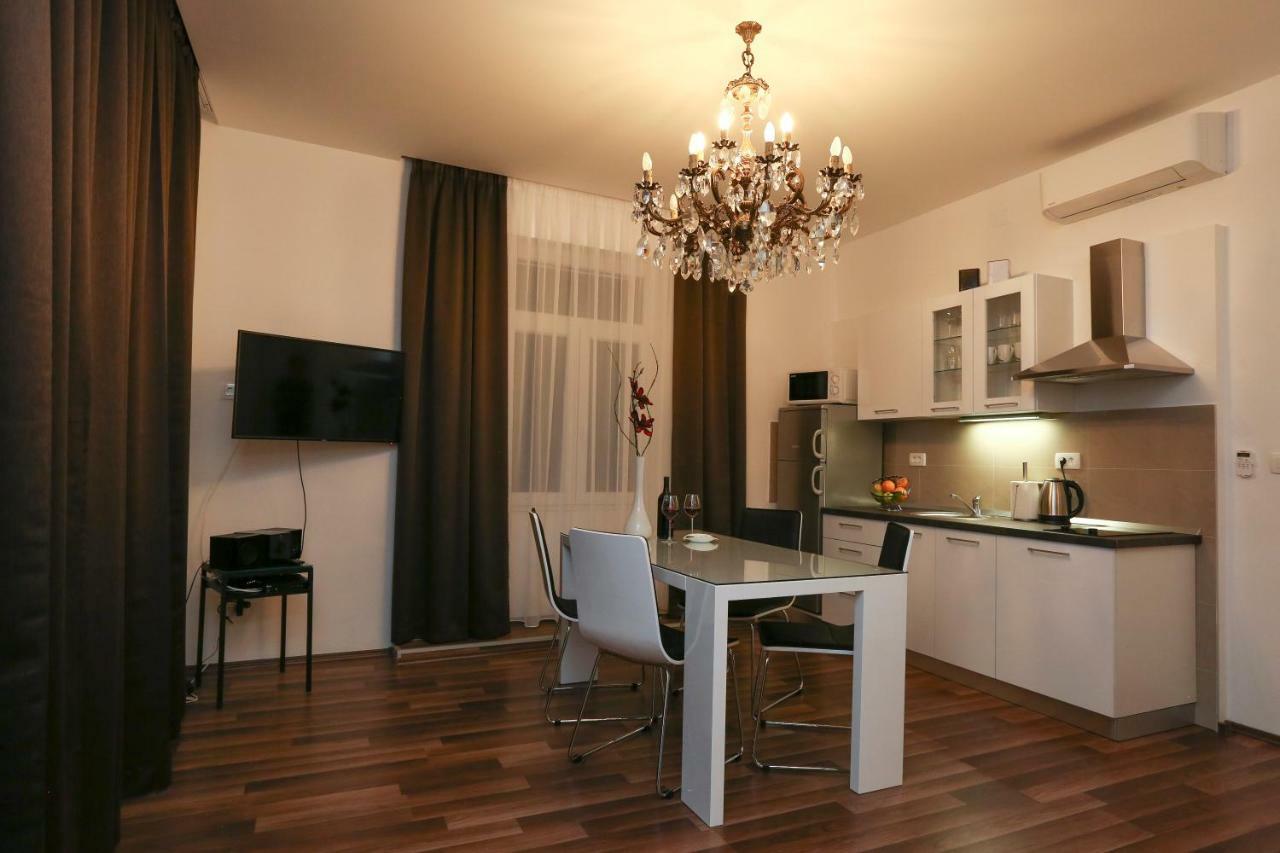 Marton & Martinis Superior Apartments - Spacious One-Room Apartments - Excellent Location Within Walking Distance Of Diocletian'S Palace And Bacvice Beach - The Best Restaurants Within Walking Distance - Buralux Properties Split Zewnętrze zdjęcie