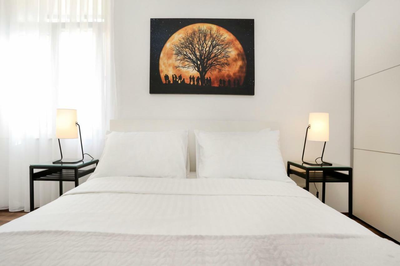 Marton & Martinis Superior Apartments - Spacious One-Room Apartments - Excellent Location Within Walking Distance Of Diocletian'S Palace And Bacvice Beach - The Best Restaurants Within Walking Distance - Buralux Properties Split Zewnętrze zdjęcie