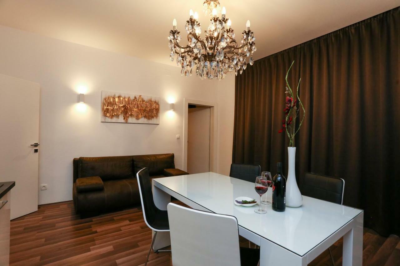 Marton & Martinis Superior Apartments - Spacious One-Room Apartments - Excellent Location Within Walking Distance Of Diocletian'S Palace And Bacvice Beach - The Best Restaurants Within Walking Distance - Buralux Properties Split Zewnętrze zdjęcie