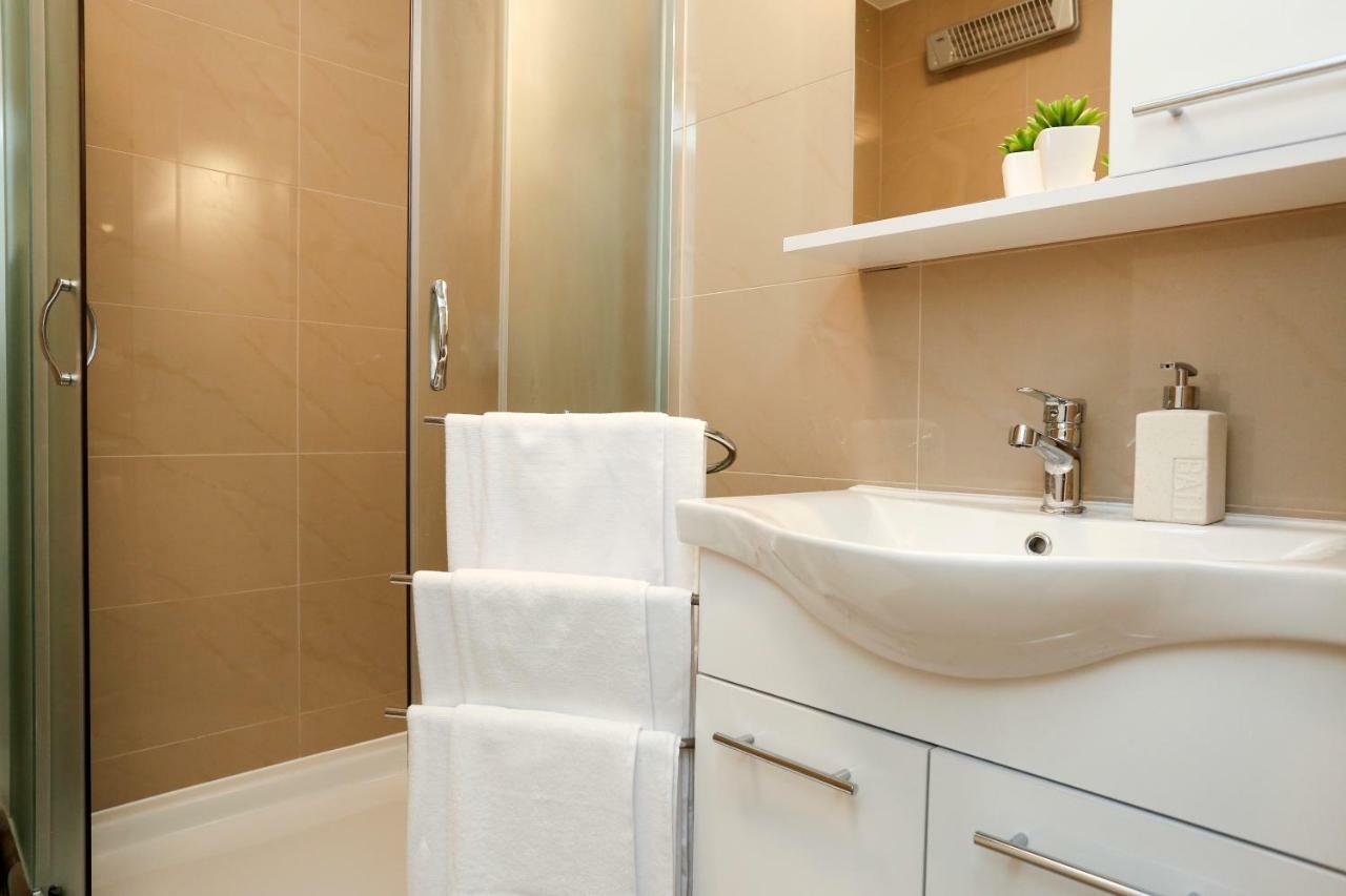 Marton & Martinis Superior Apartments - Spacious One-Room Apartments - Excellent Location Within Walking Distance Of Diocletian'S Palace And Bacvice Beach - The Best Restaurants Within Walking Distance - Buralux Properties Split Zewnętrze zdjęcie